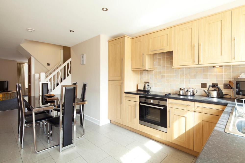 Queens Mansions: The Maisonette Blackpool Exterior photo